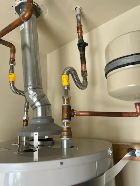 Water heater installation and plumbing repair in Soledad